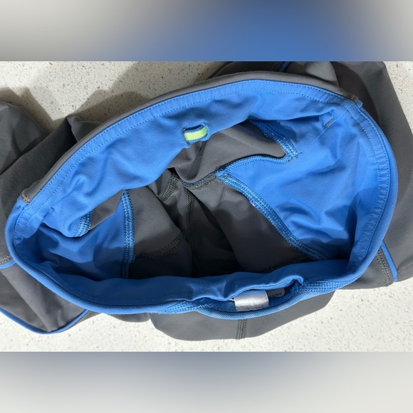 Ivivva: Girls Cropped Leggings - Size 8 - Picture 11 of 11